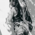 Celeste Cid Instagram - esta canción hace días en mi cabeza.. 🖼️🧡 empecé yoga y me hace muy feliz, pronto empiezo a filmar y también me hace muy feliz ..y en un mes y una semana termina el año. Fá. ( ah, y el Jean del cielo es de @saltanpepajeans ) 🧘🏻⭐️⭐️⭐️ Buenos Aires, Argentina