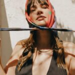 Celeste Cid Instagram - esta canción hace días en mi cabeza.. 🖼️🧡 empecé yoga y me hace muy feliz, pronto empiezo a filmar y también me hace muy feliz ..y en un mes y una semana termina el año. Fá. ( ah, y el Jean del cielo es de @saltanpepajeans ) 🧘🏻⭐️⭐️⭐️ Buenos Aires, Argentina