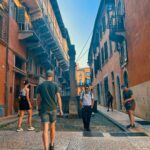 Celeste Cid Instagram - Non esiste mondo fuori dalle mura di Verona, ma solo purgatorio, tormento, inferno. Chi è bandito da qui è bandito dal mondo, e l'esilio dal mondo è la morte. William Shakespeare,  Romeo e Giulietta - Atto III, Scena III Atardecer: Verona. 11 de septiembre de 2023. Verona, Italy