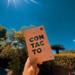Celeste Cid Instagram - primer fin de semana de febrero. terminé este libro en 2 días, conviví con Cortázar, Scorsese, Jim Morrison, Chéjov, Hopper, Marguerite Durás y tantos más. La parte que habla de Herzog y los volcanes, llegando al final, me tocó el corazón.. ‘esos ojos de fuego donde todavía podemos asomarnos, por si tuviéramos alguna duda, para comprobar que este universo todavía está vivo, y mucho más, todavía, en algunos lugares, para alguna gente, está ardiendo’ feliz luna llena, en Leo, si .. en el centro del corazón. 🌕 Sofitel Los Cardales