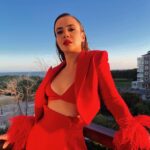 Celeste Cid Instagram - 1. en Instagram 2. en Facebook 3. en Twitter 4. en la Vida 🌹 pd: extraño el mar Cariló