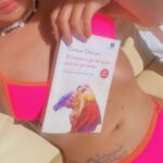 Celeste Cid Instagram - último día de los 742 que tuvo enero. terminé esta hermosura 📖, fuerte y contundente, directo a los huesos. casi que leí el final junto al mar y lloré en silencio, aunque no es real que haya silencio en una playa. 🌬️ qué bendición viajar, qué bendición la amistad, sus rutas y caminos. pd: el último video es de cuando tomamos el spa del @villesaintgermain con @luz.chiappe y @cecialvarezo 🍉 Cariló