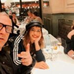 Celeste Cid Instagram - qué maravilla el tiempo. sobre todo cuando de vez en cuando tiene el reparo de mantener algunas cosas en el mismo lugar. esta mujer hermosa hace unos años me hizo filmar en otro país, en otro idioma completamente distinto al mío y descubrir que lo que sostiene todo en definitiva es lo que va por debajo. los idiomas -el que sea- son aprendidos; lo que queda, por debajo, es nuestra emoción. es ahí donde -anoche, una vez más- nos encontramos. 19.02.23 Berlín Berlin, Germany