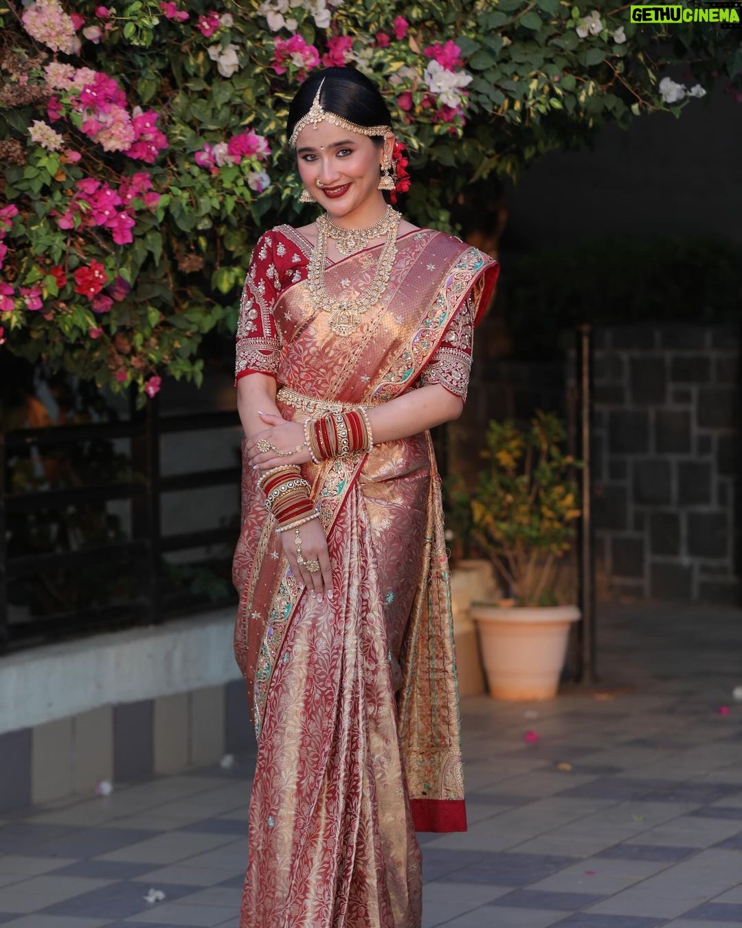 Celesti Bairagey Instagram - கண்மணி❤️ Makeup and hair by @kashishjain613 @priya4759 Beautiful outfit @amrut_thefashionicon Photo credit @udfilmsandphoto #bride #bridal #bridalmakeup #indianbride #makeupartist #makeuplook