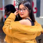 Celesti Bairagey Instagram – You daily dose of सूरजमुखी💛
Inclusive of विटामिन सी, विटामिन ए और एंटीऑक्सीडेंट ||

कैमरावुमन @meenakshi.bairagey