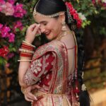 Celesti Bairagey Instagram – கண்மணி❤️
Makeup and hair by @kashishjain613 @priya4759
Beautiful outfit @amrut_thefashionicon
Photo credit @udfilmsandphoto
#bride #bridal #bridalmakeup #indianbride #makeupartist #makeuplook