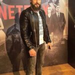 Cengiz Coşkun Instagram - Dün geceden #netflix