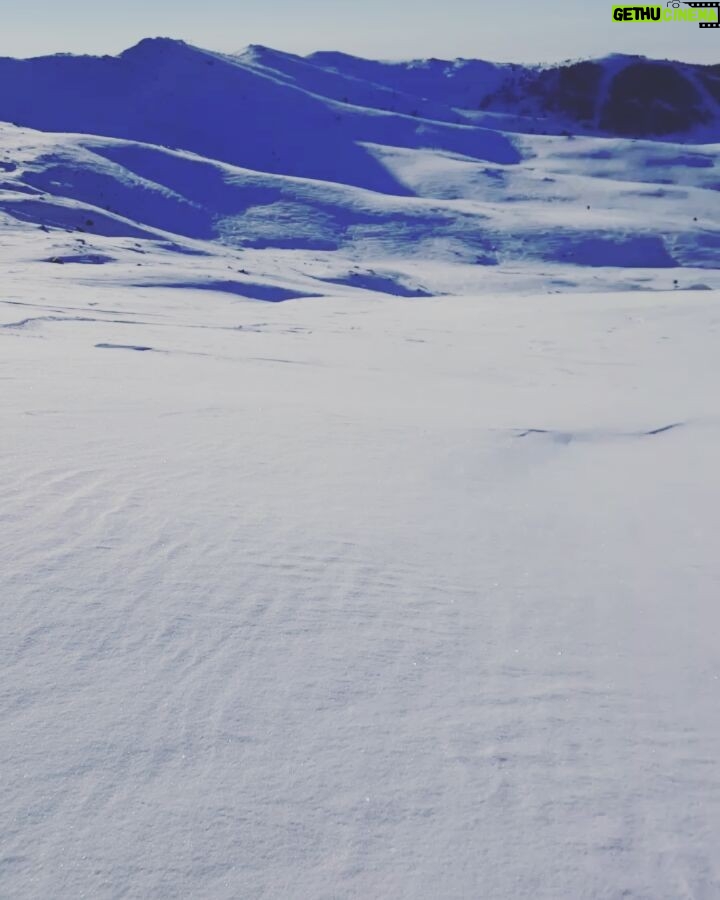 Cengiz Coşkun Instagram - Özledim 🏂🏂🏂#snowboard #snowboarding