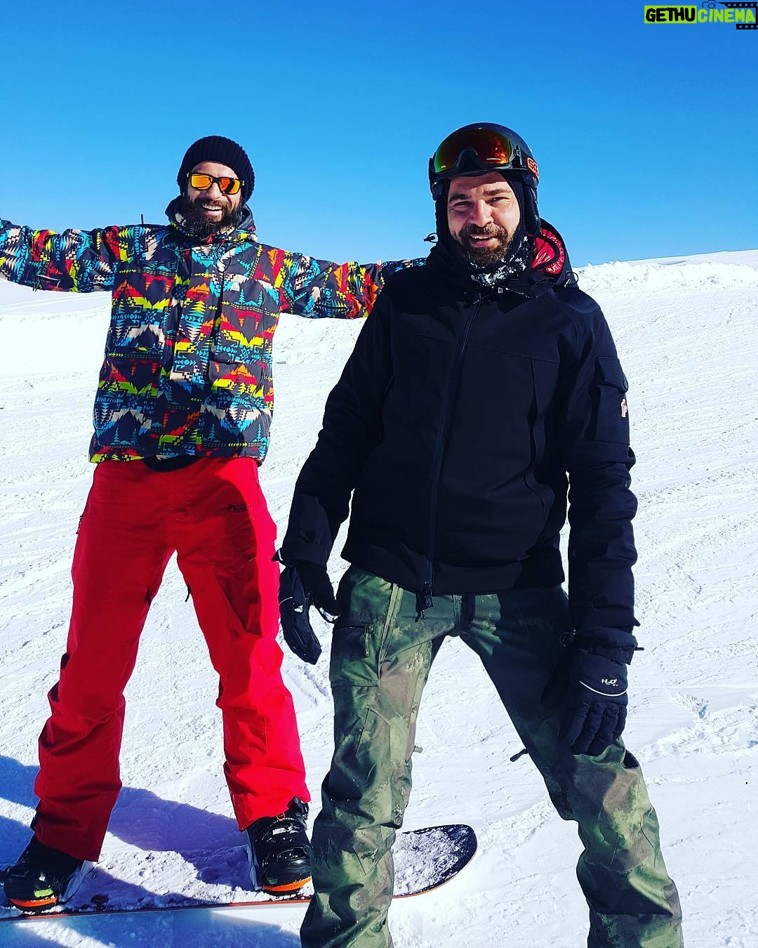 Cengiz Coşkun Instagram - Akşam yeni bölümde görüşmek üzere iyi seyirler 😎