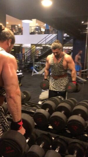 Cengiz Coşkun Instagram - Loading... #arms #workout  #nevergiveup 💪🏻