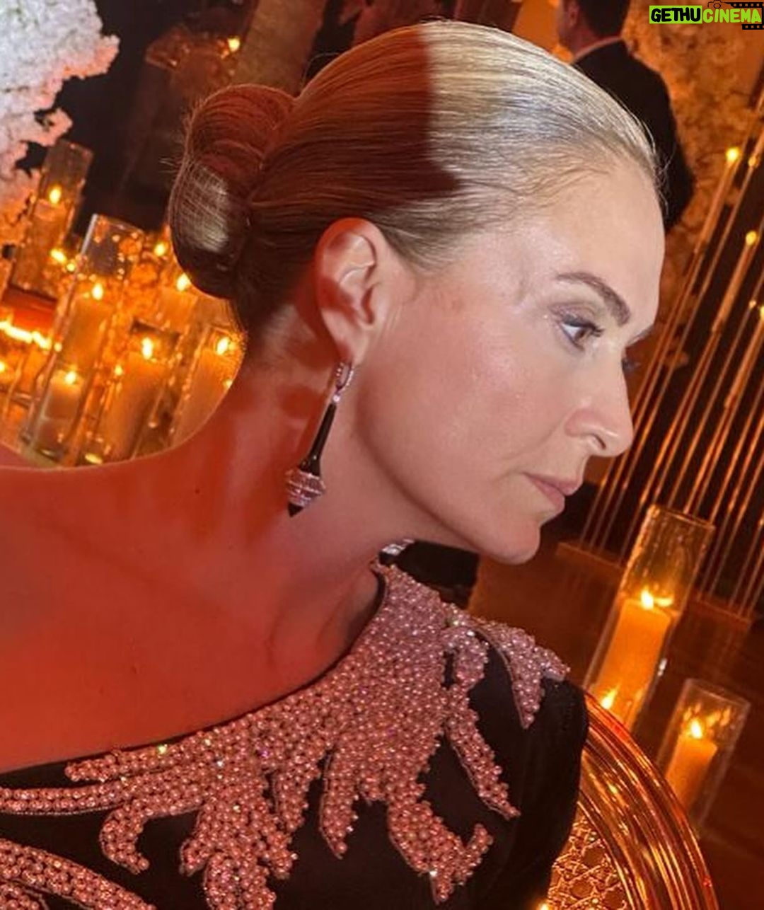 Ceyda Düvenci Instagram - @saklabeniresmi düğün dernek dump… #filiz
