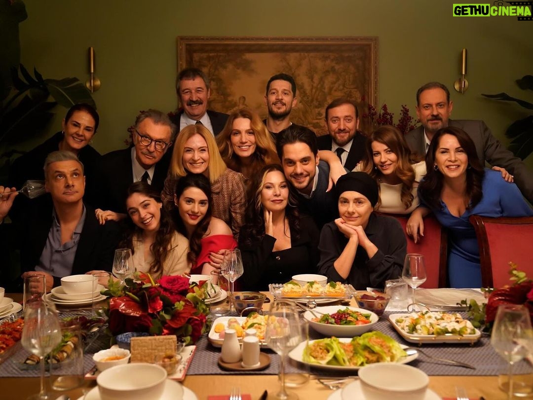 Ceyda Düvenci Instagram - Çok seviyorum merkez…