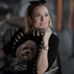 Ceyda Düvenci Instagram - Hayat iki şekilde yaşanır, demiş Albert Einstein, ya hiç mucize yokmuş gibi ya da her şey mucizeymiş gibi… Ben hep her şeyin mucize olduğuna inandım. En büyük acımda da en büyük sevincimde de… Çok güzel bir hafta olsun, mucizelere inandığınız, güzel anlar anılar biriktirdiğiniz… Ve tabii ki tüm müslüman alemine de hayırlı Ramazanlar dilerim… Kimsenin inancı yaşama biçimi için birbirine karışmadığı, saygı ve sevginin önemini unutmadığı bir Ramazan olsun… 🙏🏼🌻❤️
