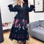 Ceyda Düvenci Instagram - Bir hafta daha ardımızda kalıyor mu? Eveeet… Aralık yoğunluğumda son 3 hafta… dayan kızım kereviz 🤣🤣🤣 yeni yılı nasıl karşılarsan öyle devam edermiş… konuyu sen biliyorsun allahım 🙏🏼 amin 🍀🌻🤣 yazın tatilde evlatlarla beni zor bulursunuz baştan söyleyeyim 😂😂