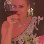 Ceyda Düvenci Instagram - @saklabeniresmi düğün dernek dump… #filiz