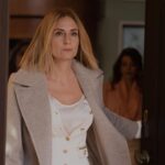 Ceyda Düvenci Instagram - Ahhh Filiz… sevgi ne bilmeyen Filiz… yine de el yordamıyla sevmeye çalışıp beceremeyen Filiz… sevgisiz büyümek ne zor şeymiş… sevgi anne babadan öğrenilmezse ne büyük boşlukmuş… @saklabeniresmi bu akşam… bakalım neler neler olacak… @startv ben sevgi nedir bilirim, sonuna kadar da sevdiğimi haykırırım diyenler burda mı? 📸 @burcuyetis