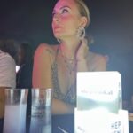 Ceyda Düvenci Instagram - Uzuuun zaman sonra dostlarla harika bir gece sebebi @gulsunuu veee canım @kenandogulu ne çok dost özlemişim… #hepyenikal @hepyenikal şahane gece için teşekkür ederim… dostlarım sizi çok seviyorum… @berguzarkorel @dolibom @ahmetrifatsungar @zeynepmirac @ecedagistan #işbirliği