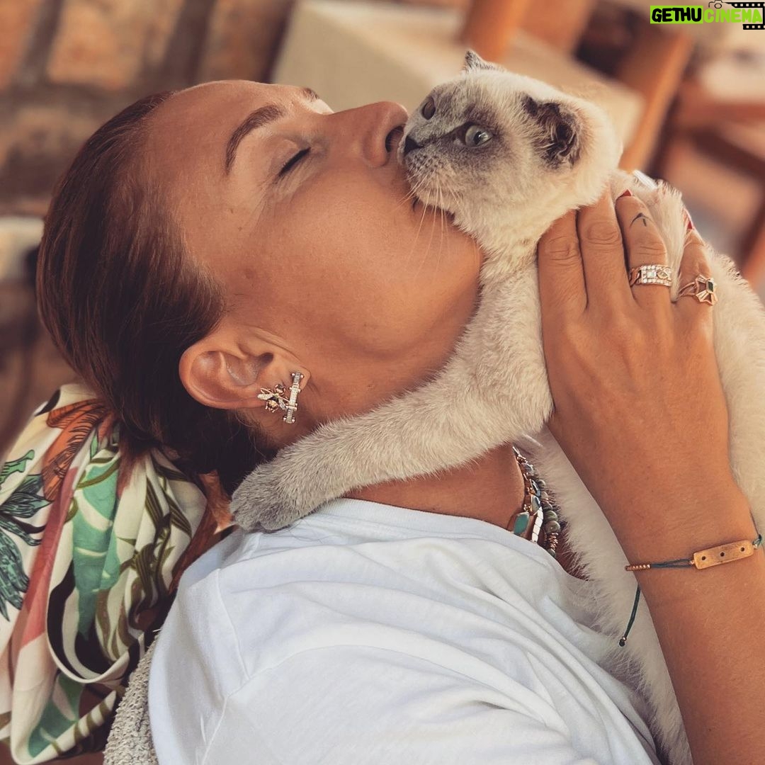 Ceyda Düvenci Instagram - Leylaaaaammm… şahane bir hafta olsun hepimize…