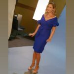 Ceyda Düvenci Instagram - Veeeeee kaldığımız yerden devam ediyoruz… 11 EYLÜL NTV ekranında kavuşuyoruz… pazartesi çekimlerimiz başlıyor… @bambaskasohbetler.ntv @bboyapim 🌻🌻🌻🌻 Back to work…