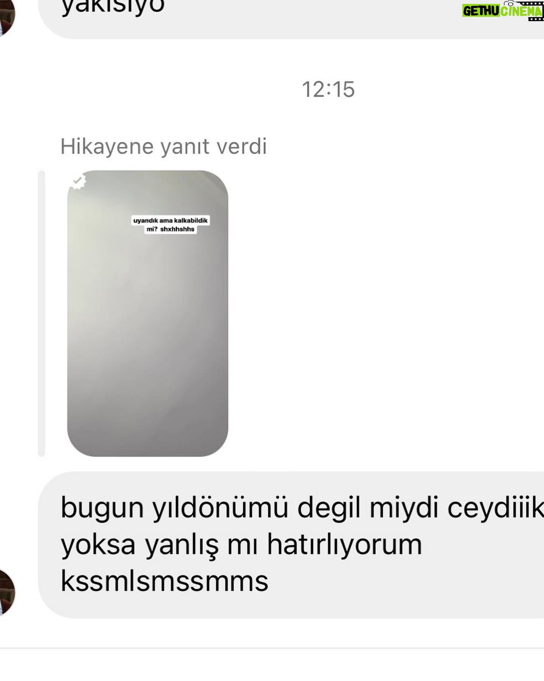 Ceyda Kasabalı Instagram - Evlilik yıldönümümüzü bize hatırlatan candır dhdhdh gelen dm'e resmen şu sekil bakis attik dhdhdhwhhxhsbshss evet iyi ki evlendik, iyi ki sen ❤️