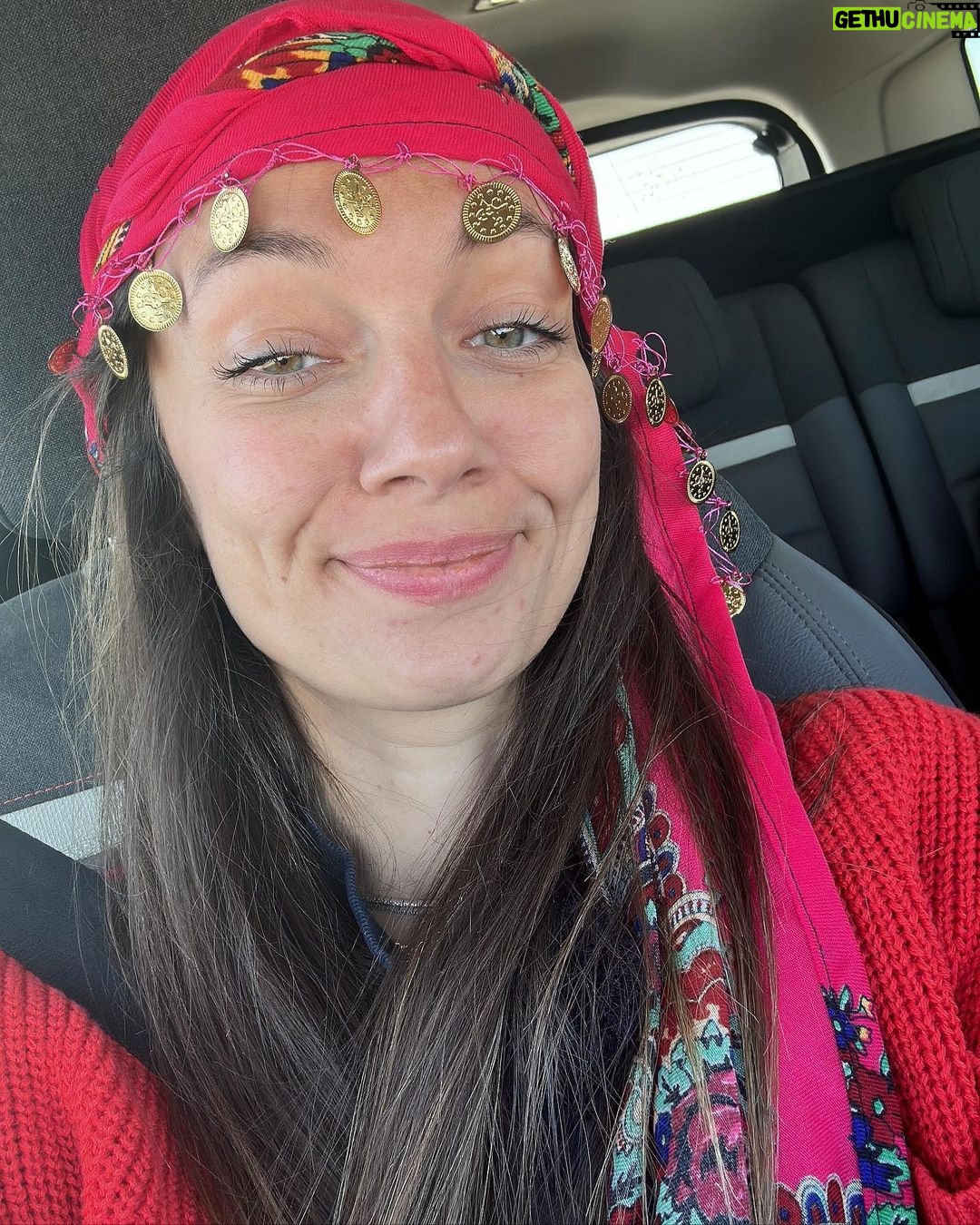 Ceyda Kasabalı Instagram - ben ve kafaya taktıklarım shshhw