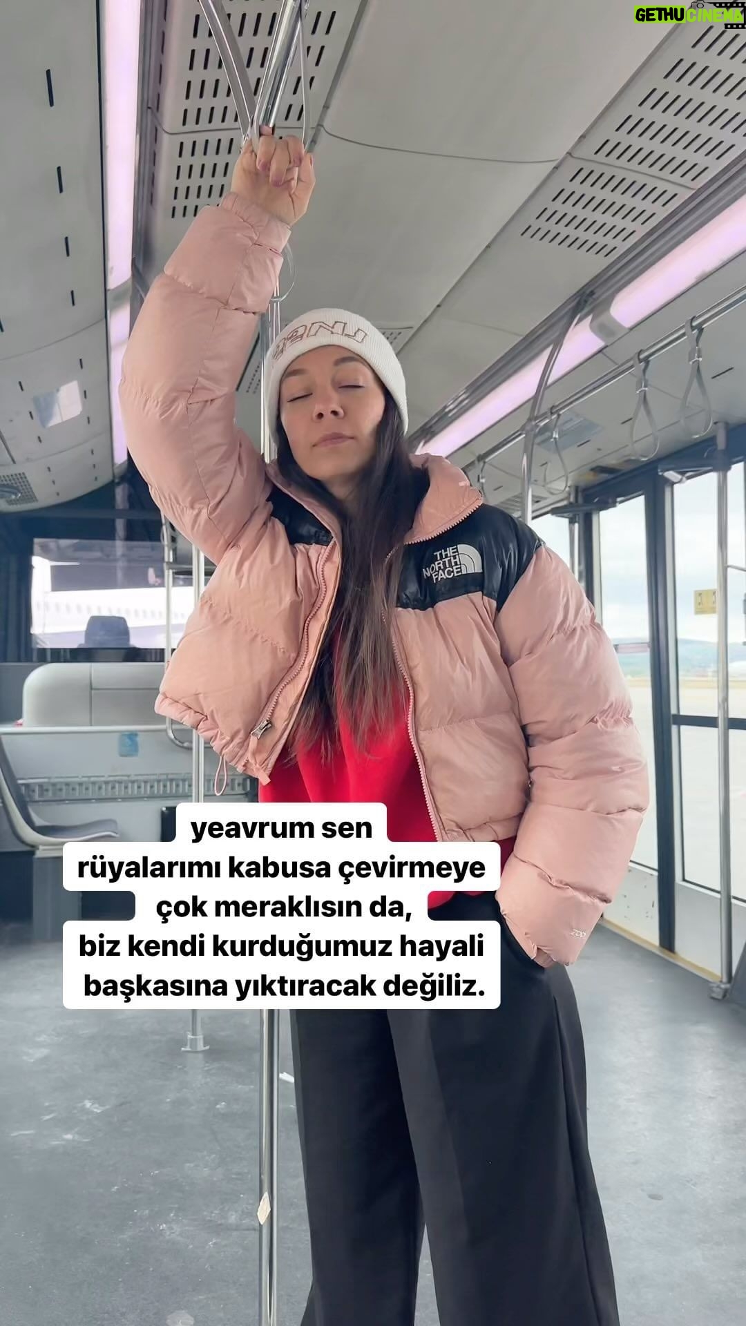 Ceyda Kasabalı Instagram - haaaddddiiiii