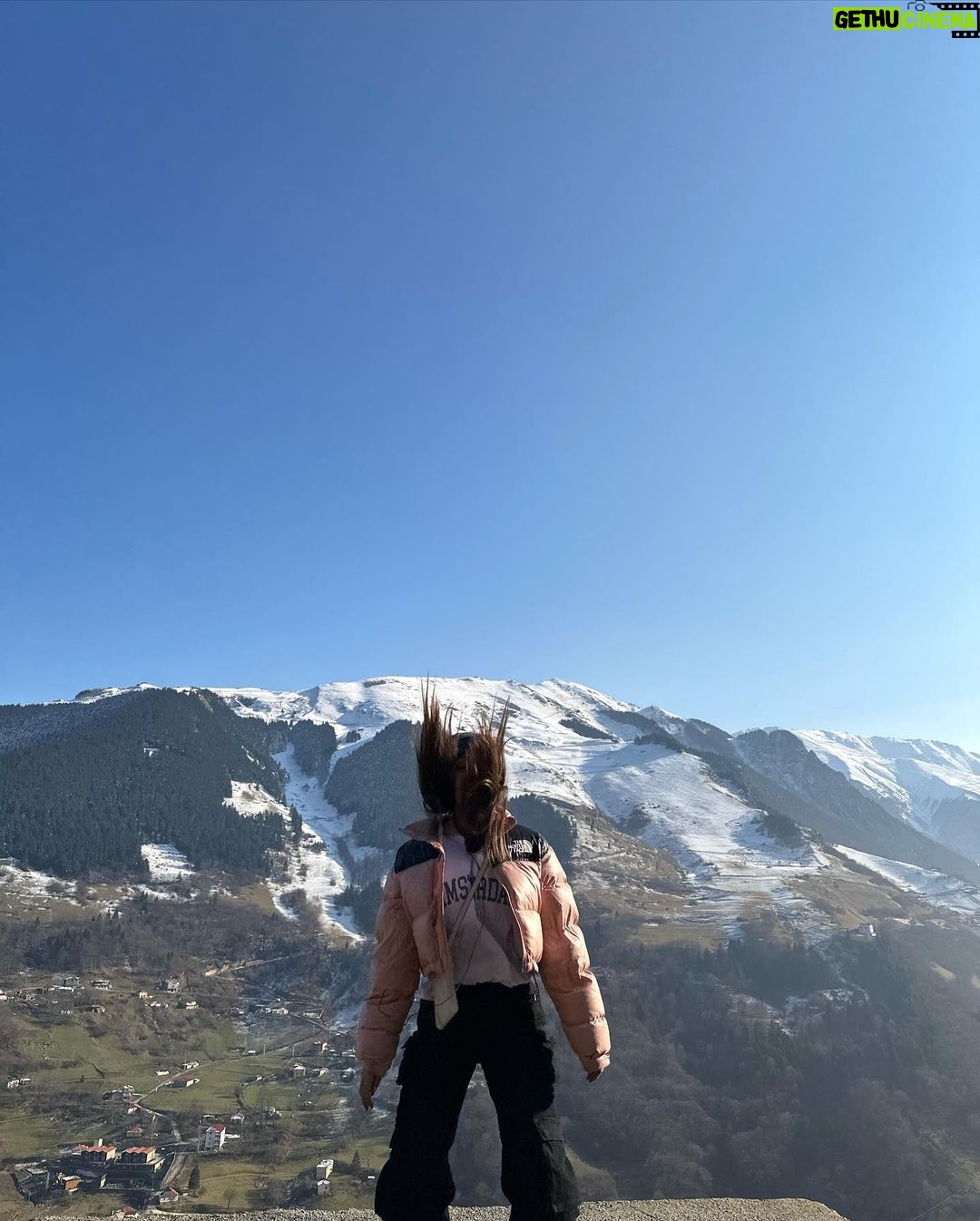 Ceyda Kasabalı Instagram - çabalarım karşılığı aldığım sonuç fıyt fıyt çikçikiçuvv
