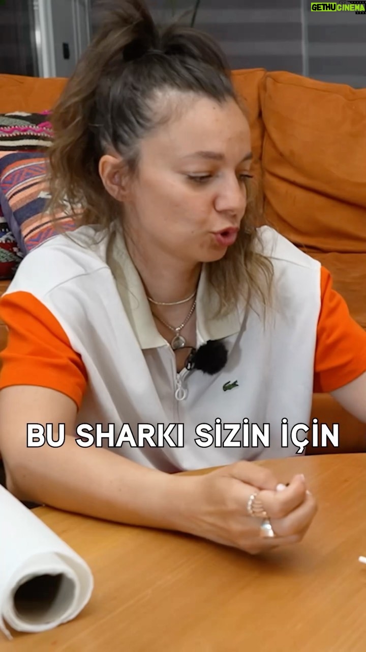 Ceyda Kasabalı Instagram - illa katil olması shark degil mi suchuwhshhxshwjbdh