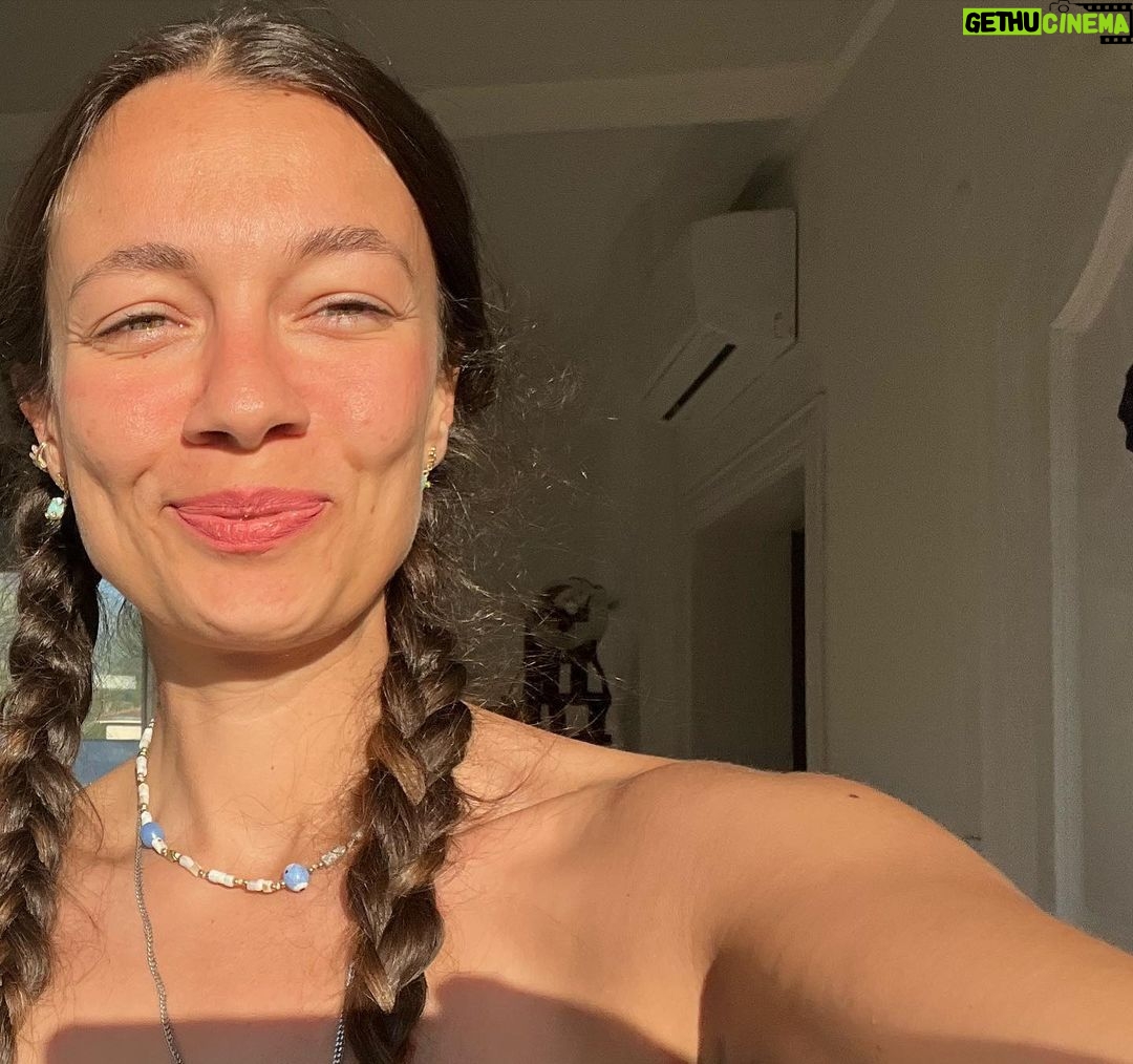 Ceyda Kasabalı Instagram - beni bi çek çek çeeeeek