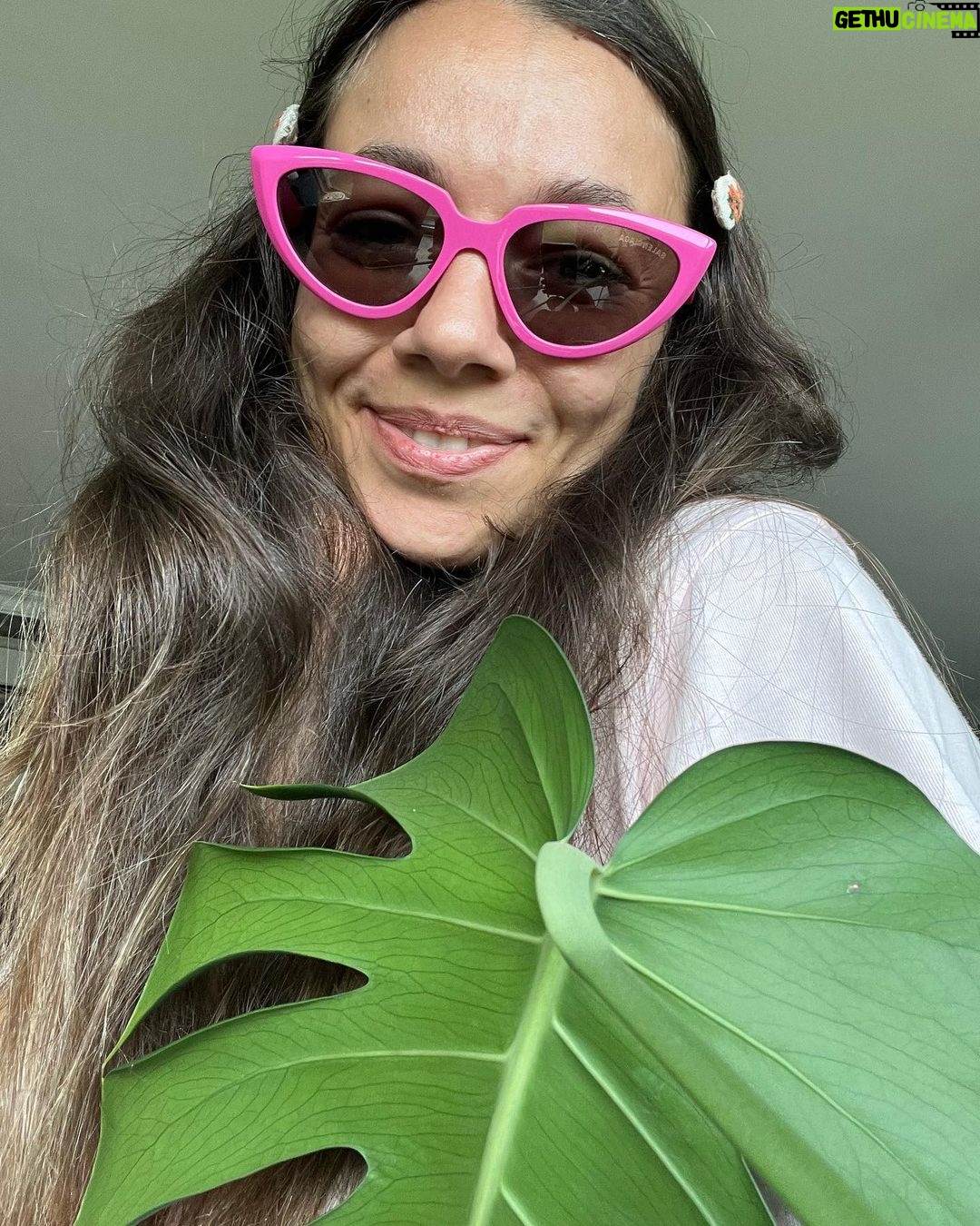 Ceyda Kasabalı Instagram - 2c sinifindan ceyda simdi sizlere barbie gözlüğüyle fotograf sunumu yapacak ahshhs