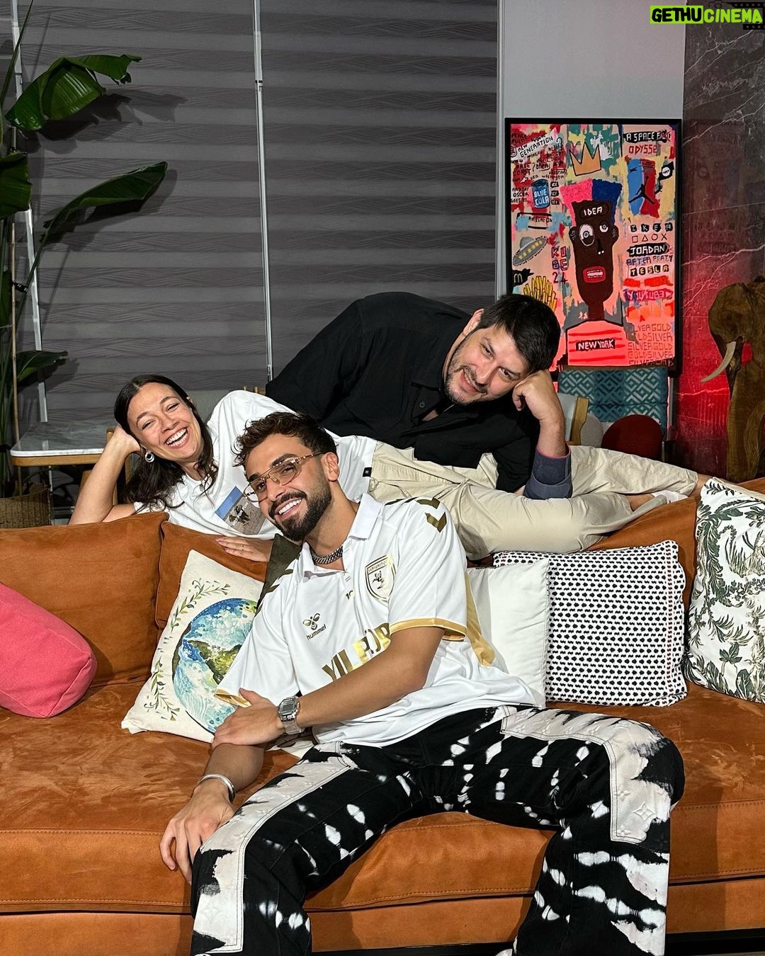 Ceyda Kasabalı Instagram - Sefo Ceyo Fıro Düşük bütceli talk show bu aksam geliyoooo
