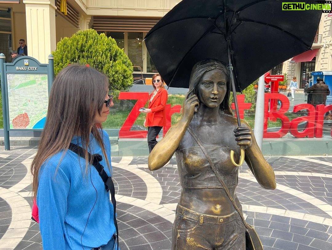 Ceyda Kasabalı Instagram - Azerbaycan cannnndır 🇦🇿🇹🇷 ve 4. fotonun yorumunu size bırakıyorum hdhshs