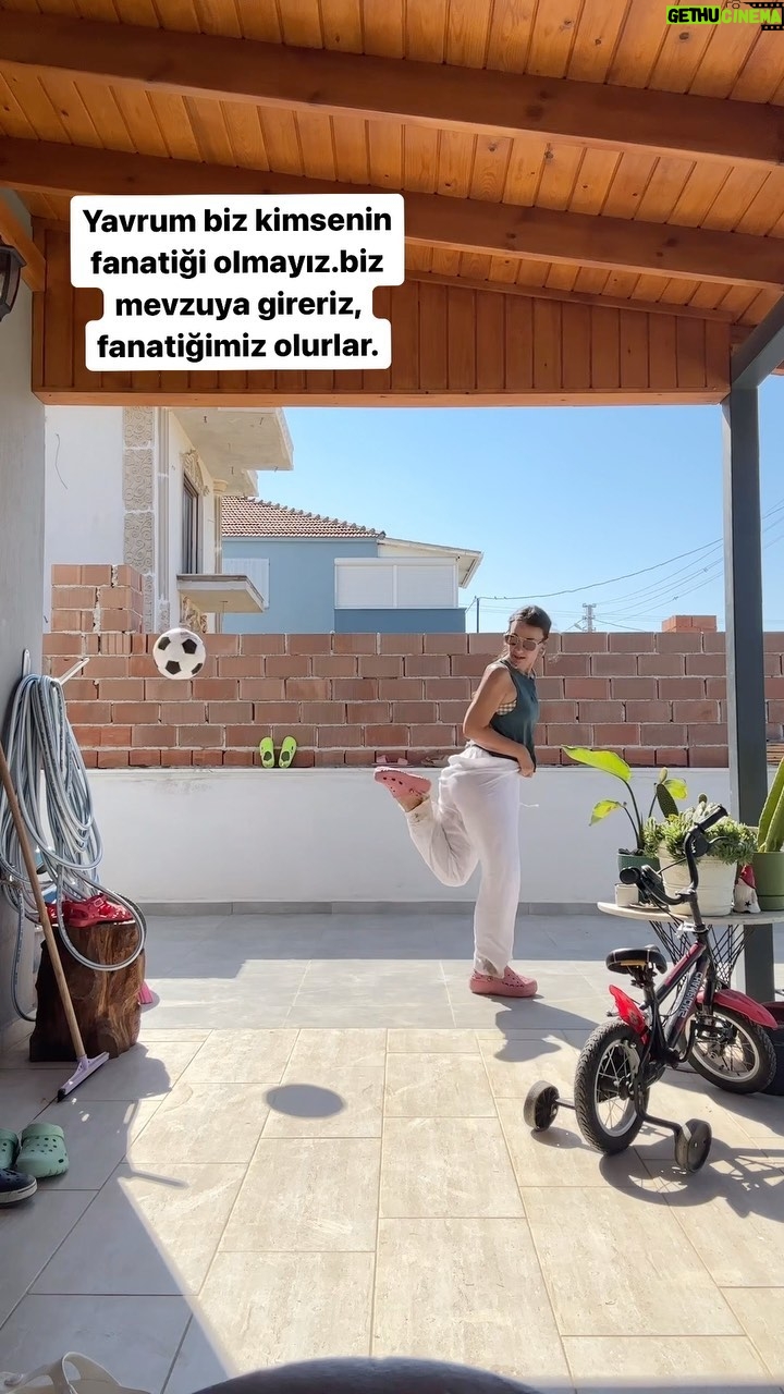 Ceyda Kasabalı Instagram - Yeavrum Messiye söyleyin kramponlarımı getirsin,ama söyleyin fazla gecikMessin ....