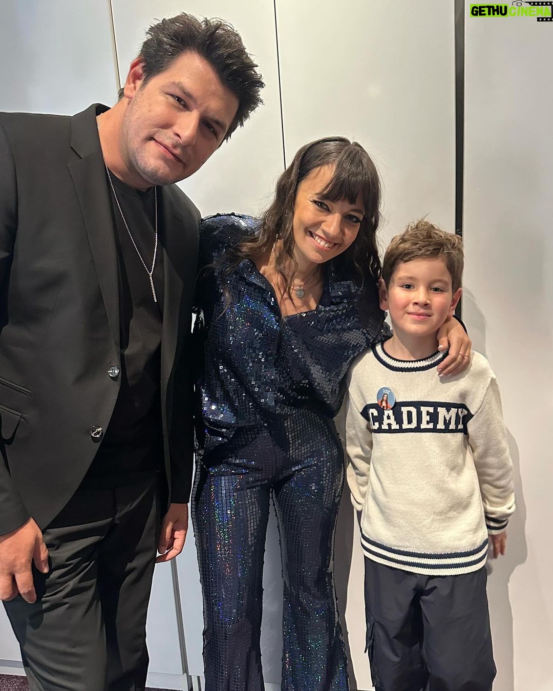 Ceyda Kasabalı Instagram - bizi bi Kardeş Takımı filmimizin galasını yaparken çek eheh ❤️