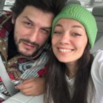 Ceyda Kasabalı Instagram - kılask bn yine cekimdeyim güzel mesajlarinizi simdi okuyabildim. SİZİ SEVİYOOOORUM doğum günü olan herkesin doğum günü kutlu olsun shhssh ❤️