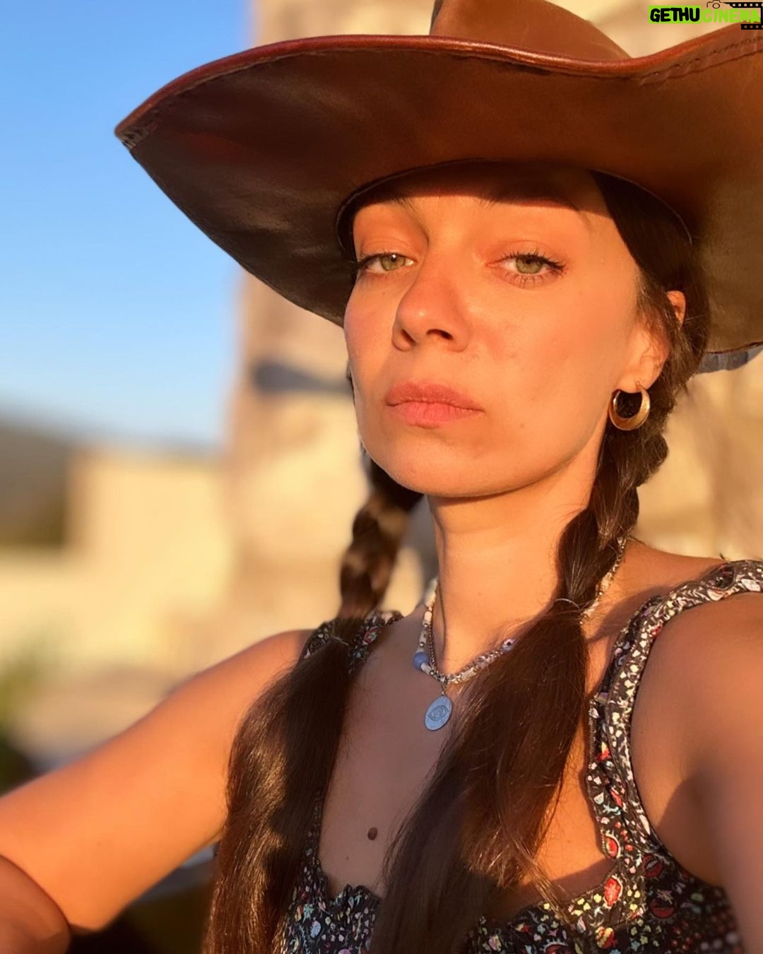 Ceyda Kasabalı Instagram - yavrum biz kimsenin vermeye calistigi son karar olmayız,biz karar veririz onlar son olurlar.. obuaaaaaaa