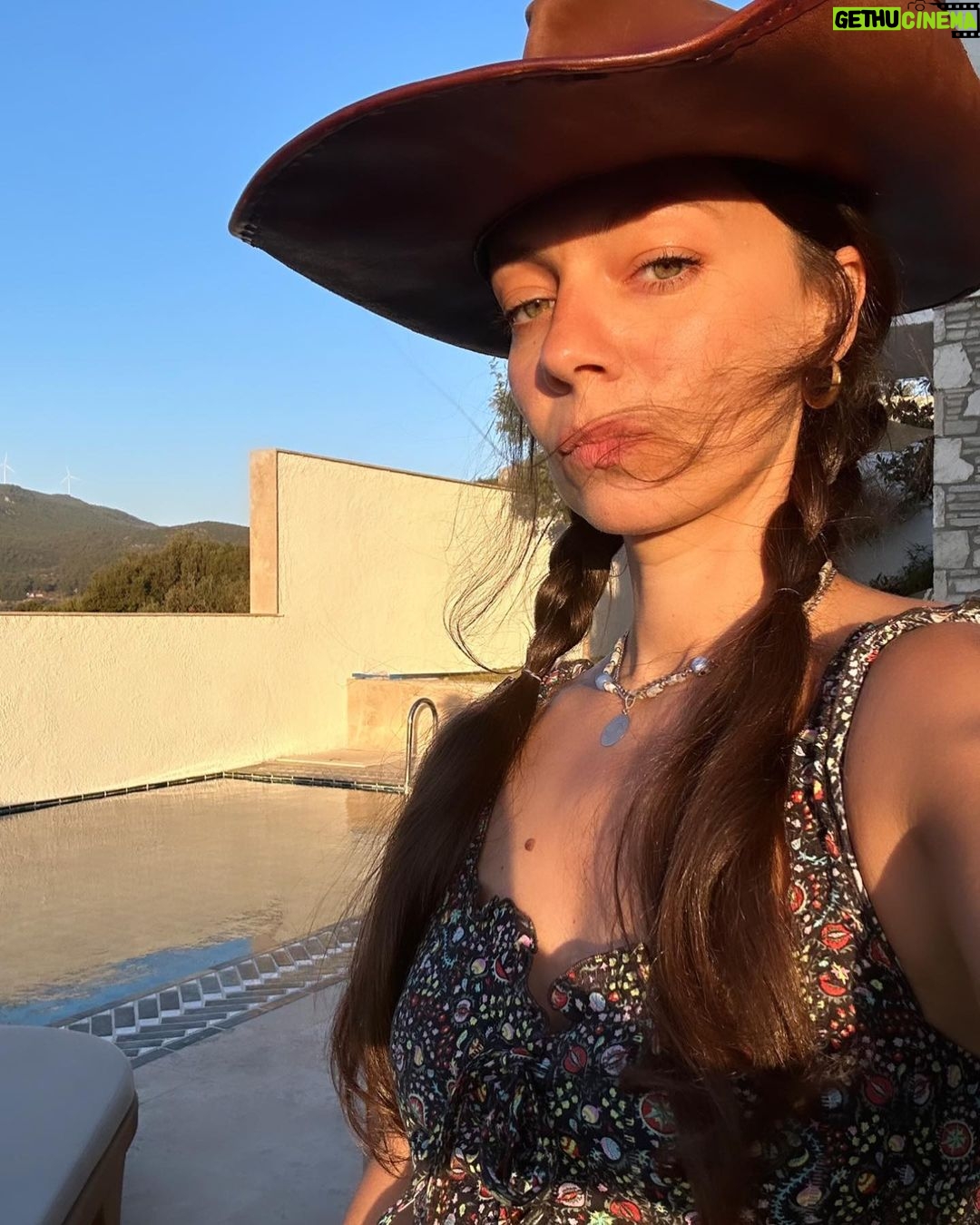 Ceyda Kasabalı Instagram - yavrum biz kimsenin vermeye calistigi son karar olmayız,biz karar veririz onlar son olurlar.. obuaaaaaaa