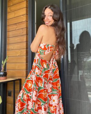 Ceyda Kasabalı Instagram - obuaaa elbisem geldi 🥹❤️ son fotoyu reelsından aldım dhdhdh.tatlış canlardan @gamze_sakar 'ın beni bir defa bile yakından görmeden,bu derece ölcülerime uygun bir elbise dikmesi bence yetenektir.hediyen beni cok mutlu etti.yolun açık olsun dilerim işinde cok cok güzel yerlere gelirsin.severek giymeye devam edicegimmmmm 🥰