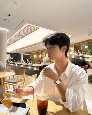 Cha Hak-yeon Instagram - 요즘 근황🧐