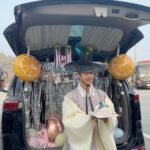 Cha Hak-yeon Instagram - 오늘의 기록_20230520 첫 촬영을 시작했던 작년 가을부터 올해 봄까지 세 계절을 지내는 동안 즐거웠던 현장 덕분에 항상 따듯한 봄날이었습니다. 언젠가 긴 호흡의 사극 연기를 해보고 싶다는 꿈을 이룬 것만으로도 정말 기쁘고 감사한데, 좋은 벗들과 훌륭한 선배님, 선생님들을 만나 행운이었습니다. 덕분에 지난 6개월이 찰나 흘러간 시간처럼 참 짧게만 느껴져서, 즐거운 행복한 학창 시절을 보내고 온 것처럼 아쉽기만 합니다. 16회 마지막 방송을 보면서도 동료들과 아쉬운 마음을 나누다 보니 즐거웠던 순간들이 떠올라서, ‘유지선’을 떠나보내야 하는 오늘은 서운한 마음이 큽니다. 즐겁게 현장을 이끌어주신 '조선 변호사'의 대장 김승호 감독님과 제가 연기하는 유지선을 무조건 믿고 지지해 주신 최진영 작가님께 감사합니다! 지금까지 조선 변호사와 유지선을 응원해 주신 시청자 여러분들께 진심으로 감사드립니다.