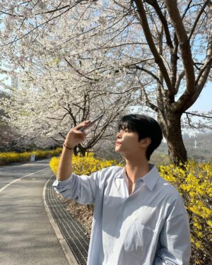 Cha Hak-yeon Instagram - 오늘의 기록_20230330

봄🌸