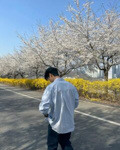 Cha Hak-yeon Instagram - 오늘의 기록_20230330 봄🌸