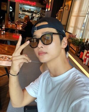 Cha Hak-yeon Instagram - 오늘의 기록_20230322

👋