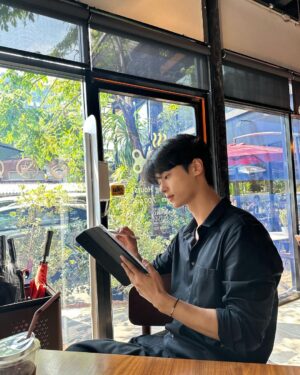 Cha Hak-yeon Instagram - 오늘의 기록_20230322

👋