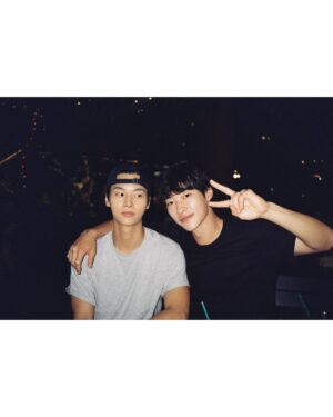 Cha Hak-yeon Instagram - 돤✋