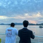 Cha Hak-yeon Instagram - - 우학이로 만난 무인도의 디바는 또 한 뼘 성장할 수 있었습니다. 우학이로 지내는 동안 무더운 여름도 찬바람 불던 초겨울에도 따듯하고 포근 한 시간을 보내며, 현장으로 달려가는 날은 언제나 즐거웠습니다.  오늘 마지막 화를 끝으로 우학이를 보내주려니 서운한 마음만 가득합니다.  표현과 감정에 솔직하고 사랑하는 사람들에게 아낌없이 자신을 다 내어주는 우학이를 통해 많이 배웠습니다. 감정에 서툰 제가 우학이를 충분히 연기할 수 있도록,  현장에서 격려와 응원과 애정으로 부족한 저의 모든 표현을 허락해 주셨던 오충환 감독님  따듯하고 유쾌한 우학이로 온전히 보일 수 있게  집필해 주신 박혜련 작가님, 은열 작가님  사랑할 수밖에 없었고, 좋아할 수밖에 없는 나의 드론 목하야, 내가 많이 의지할 수 있게 도와줘서 고마워.  덕분에 오롯이 우학이로 살아내면서 마음껏 웃고 울 수 있었다.  든든하고 고마운 내 동생 보걸아, 내 동생이 너라서 늘 좋았다. 언제나 솔직하게 고민도 나누고 다가와 줘서 고마웠다. 곧 보자!  이름만 떠올려도 눈물 핑 도는 우리 어무니 아부지! 드라마 속에서도 현장에서도 힘이 되어주셔서 진심으로 감사합니다. 끝으로 우학이를 늘 반갑게 맞아주고, 함께 울고 웃어준 현장 스태프분들 벌써 보고 싶네요. 고마웠습니다. 또 다른 현장에서 만나 반갑게 인사 나눠요. 그리고 ’무인도의 디바‘와 우학이를 사랑해 주고 응원해 주신 시청자분들께 감사합니다. 더욱 노력하고 성장하는 차학연으로 보내주신 사랑에 보답하는 배우가 되겠습니다. 고맙습니다.