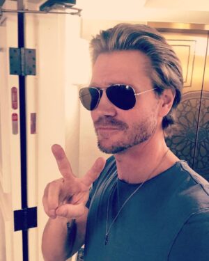 Chad Michael Murray Instagram - ☮️ Much love y’all:)
