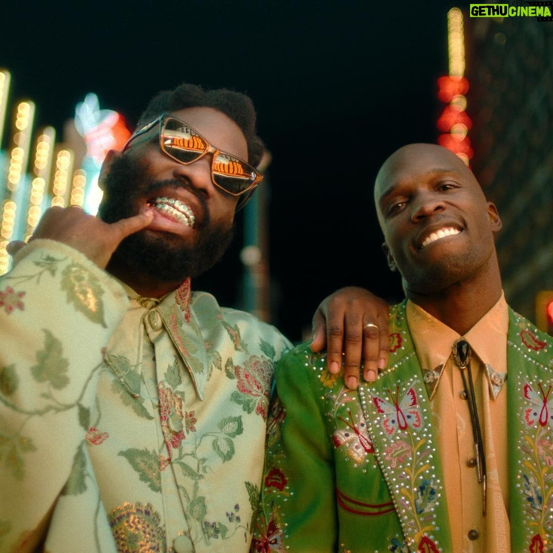 Chad Ochocinco - 44.9K Likes - I used to stay in the studio with @liltunechi … this ain’t nothin new 🎤
S/o @tobenwigwe and @vegas for letting me do my thing on the track