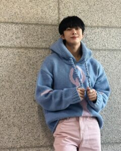 Chae Hyung-won Instagram - 🖤💙