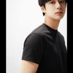 Chae Hyung-won Instagram - 내일 봐🎤